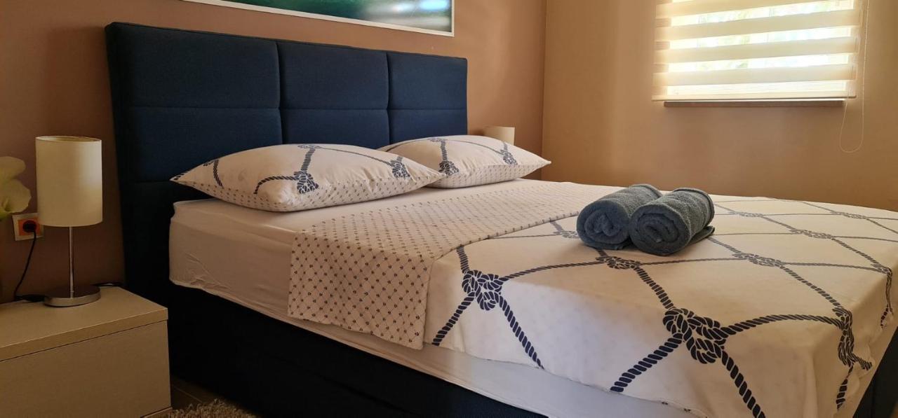 Apartments Lolita Бол Экстерьер фото