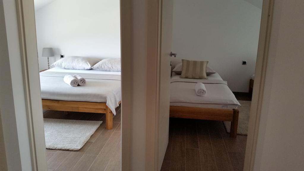 Apartments Lolita Бол Экстерьер фото