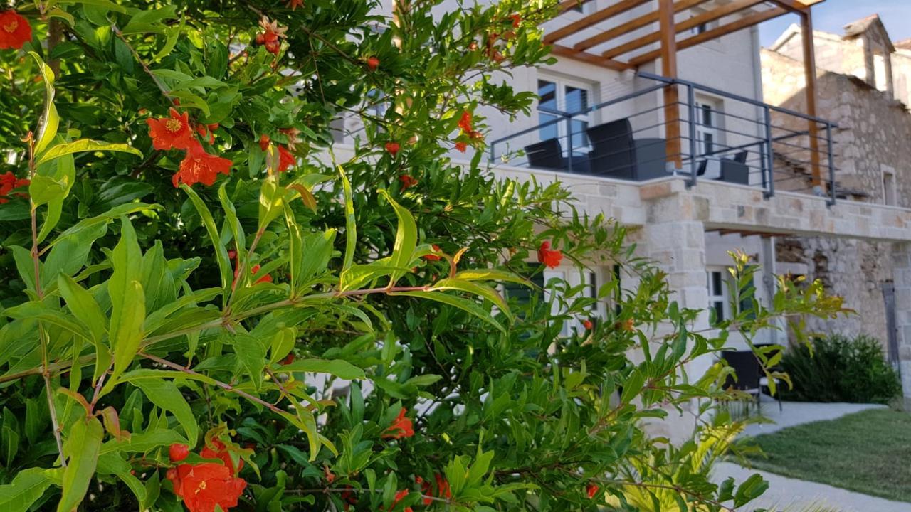 Apartments Lolita Бол Экстерьер фото