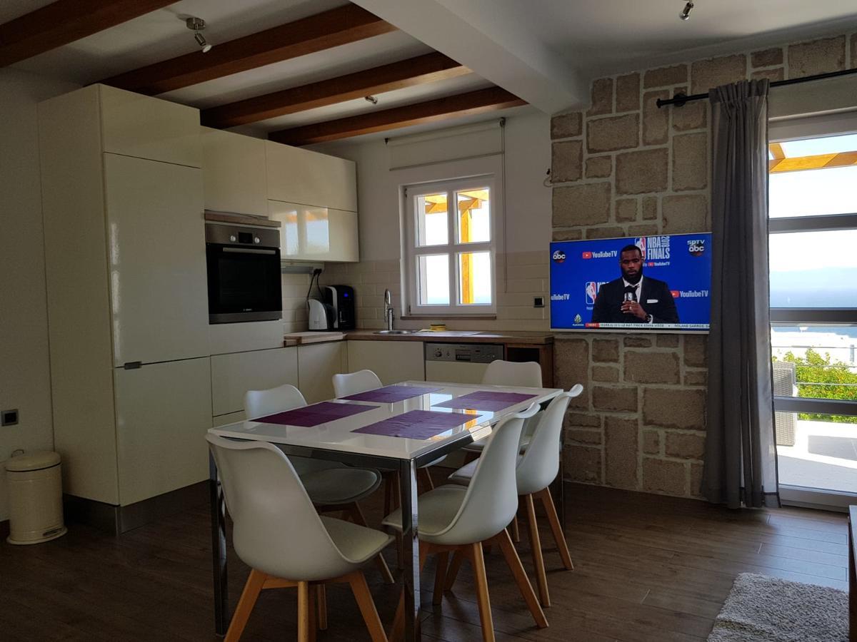 Apartments Lolita Бол Экстерьер фото